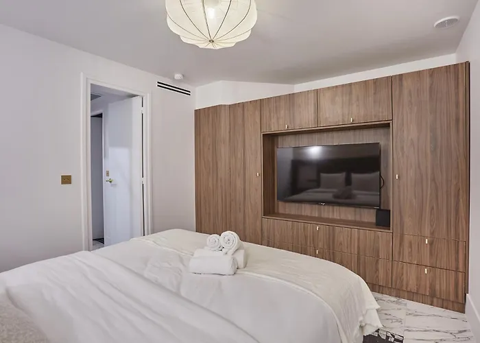 Louvre Museum By Prestige パリ