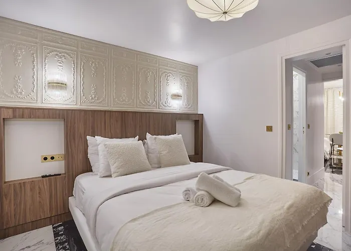 Louvre Museum By Prestige パリ