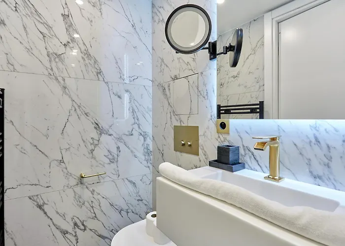 Louvre Museum By Prestige * パリ