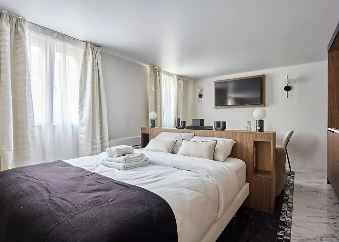 Louvre Museum By Prestige パリ