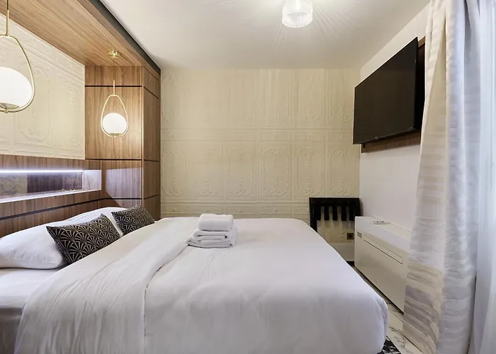 Louvre Museum By Prestige * パリ