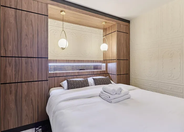 Louvre Museum By Prestige パリ