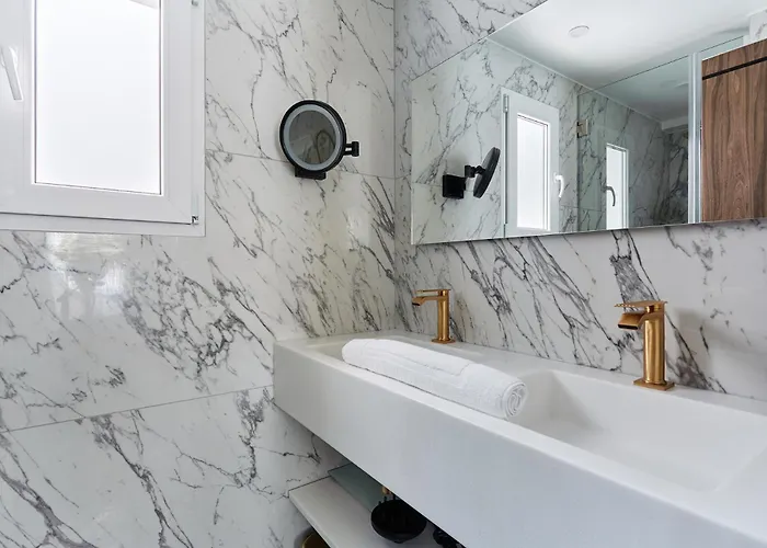 Louvre Museum By Prestige * パリ